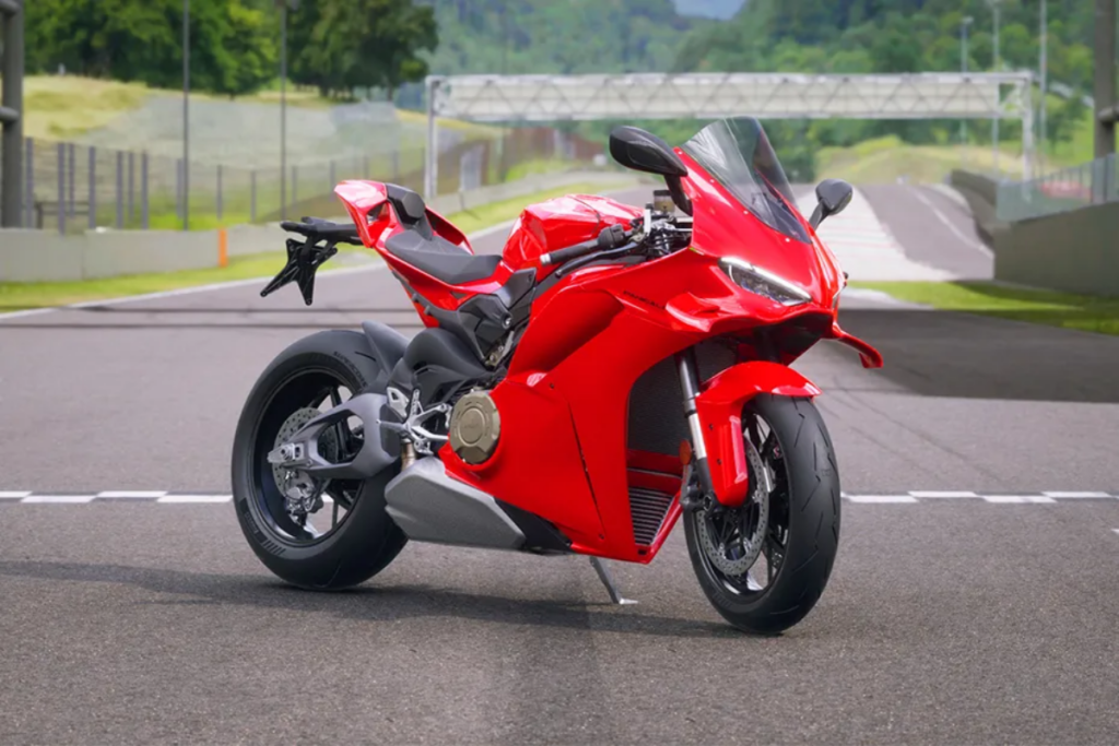 Comparison of Ducati Bikes Below 2 Lakhs