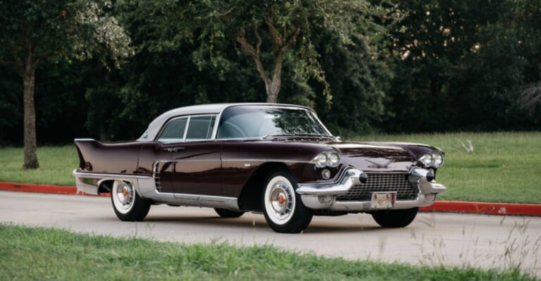 10 Legendary Classic Cars That Showed Off American Luxury at Its Finest